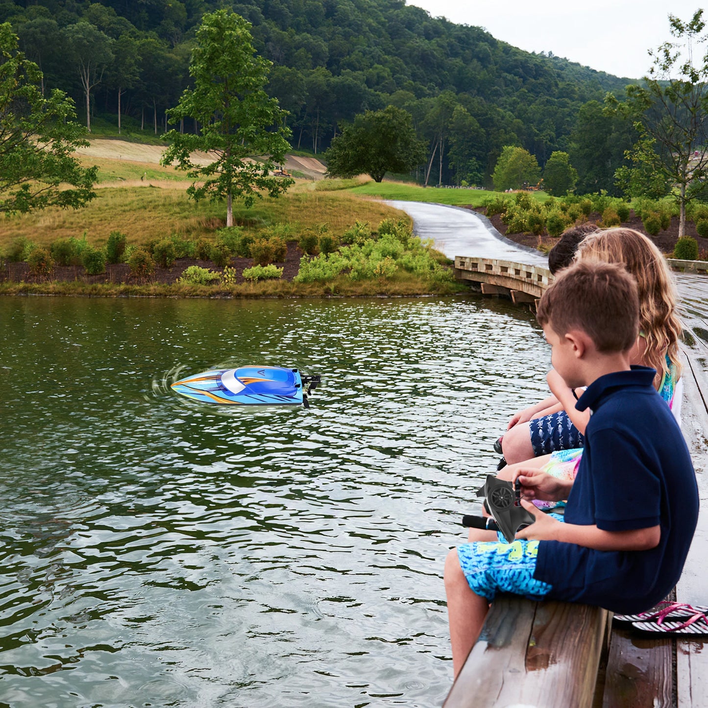 RC Boat, Remote Control Boat for Pools and Lakes, 2.4GHz Racing RC Boats for Adults and Kids, Top Speed